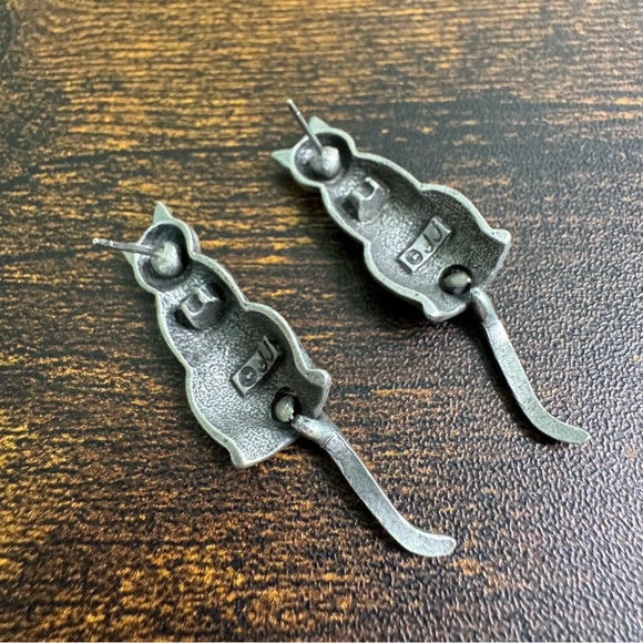 JJ Jonette Pewter Cat Earrings with Articulated Tail Post Back Vintage 80’s - Picture 6 of 8